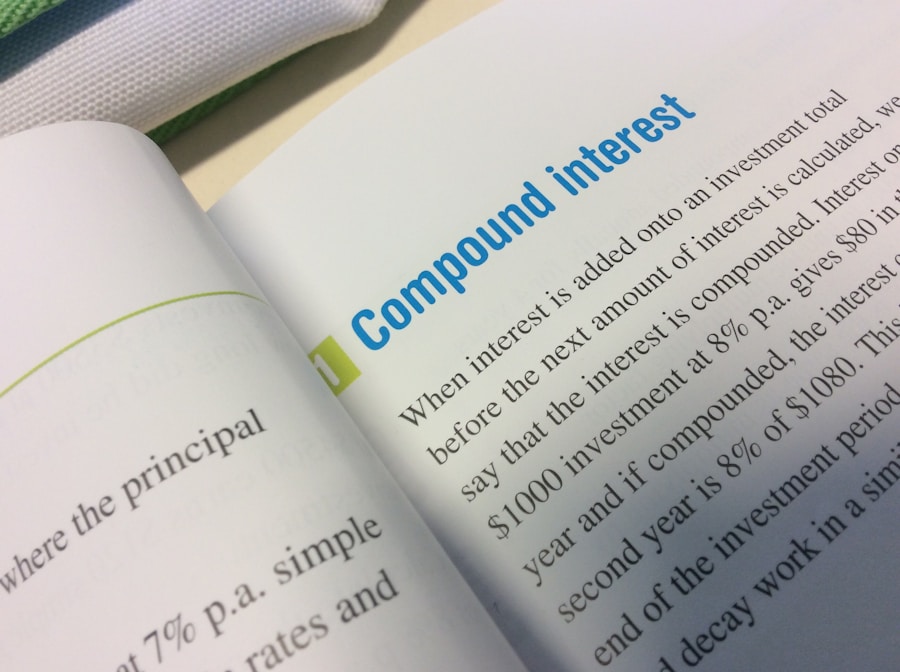 Photo "The complete guide to investing in mutual funds: What you need to know for a diversified portfolio"