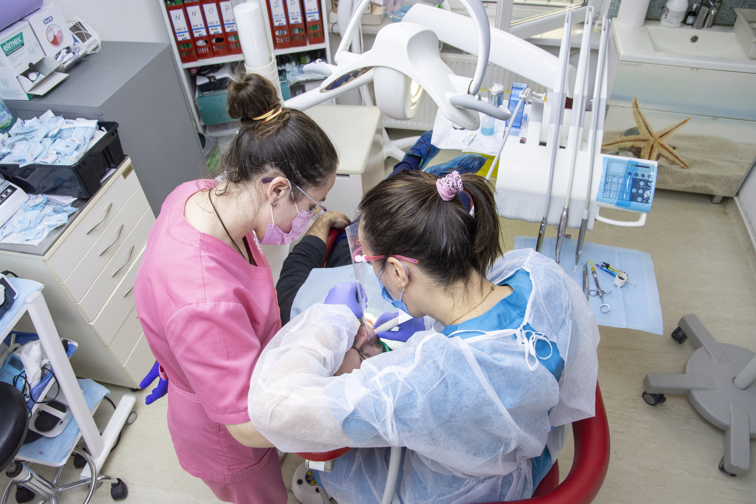 Dentist copii – cum transformi vizita la stomatolog într-o experiență pozitivă