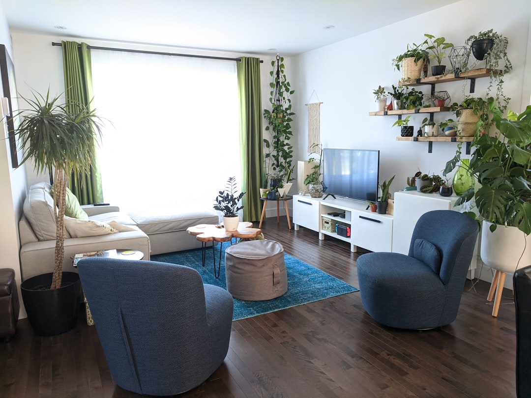Photo living room with green plants